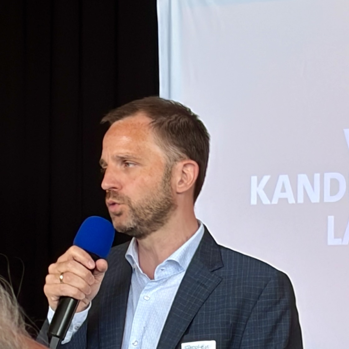 Carsten Lotz mit Mikrofon